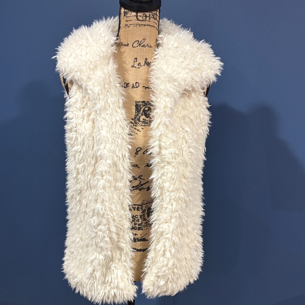 Me Jane Cream Fuzzy Vest